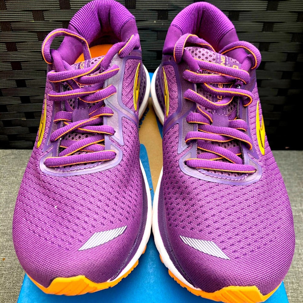 Brooks women’s running shoes, Size 7